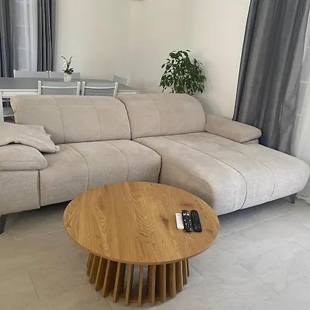 L Ecrin De Lidia Close To Meett Air Conditioning Parking