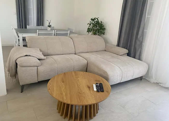 L Ecrin De Lidia Close To Meett Air Conditioning Parking