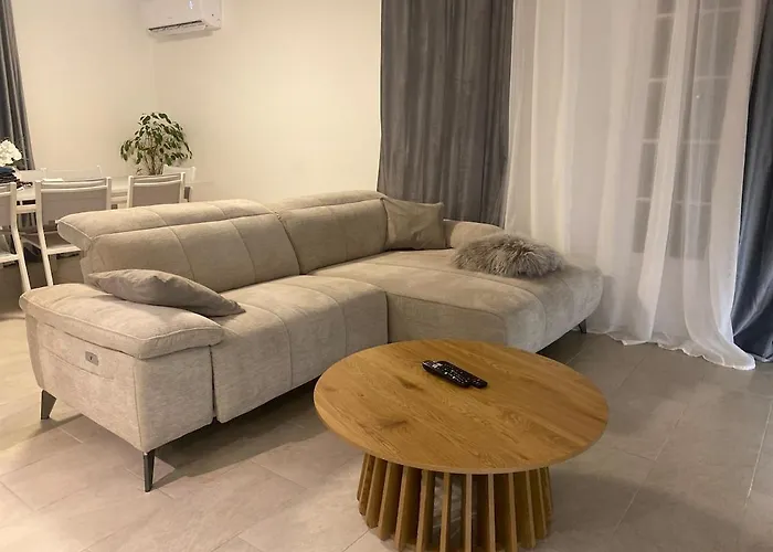 L Ecrin De Lidia Close To Meett Air Conditioning Parking