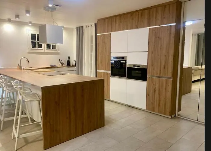 L Ecrin De Lidia Close To Meett Air Conditioning Parking