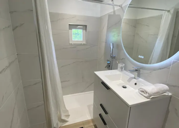 L Ecrin De Lidia Close To Meett Air Conditioning Parking